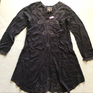 Johnny Was embroidered top M